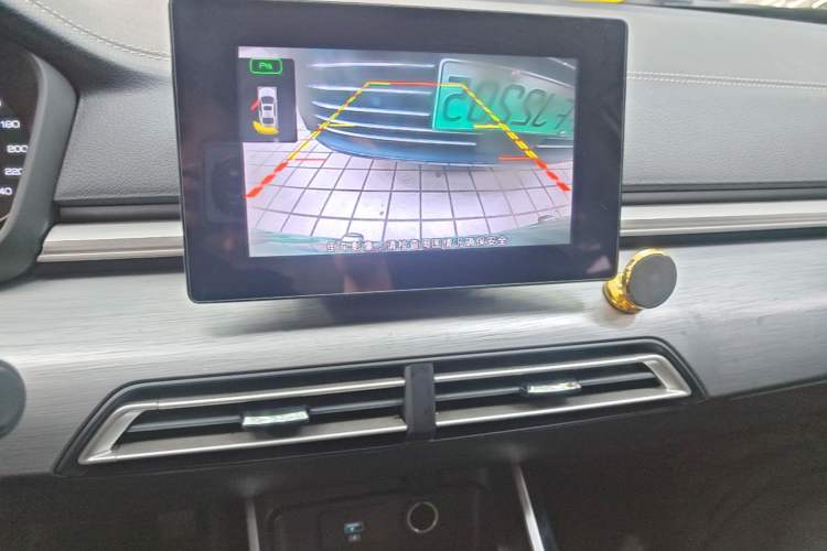 Used BYD Qin New Energy 2019 High-Range Luxury Model Audio And AC Panel