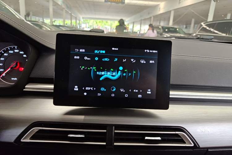 Used BYD Qin New Energy 2019 Travel Edition Audio And AC Panel