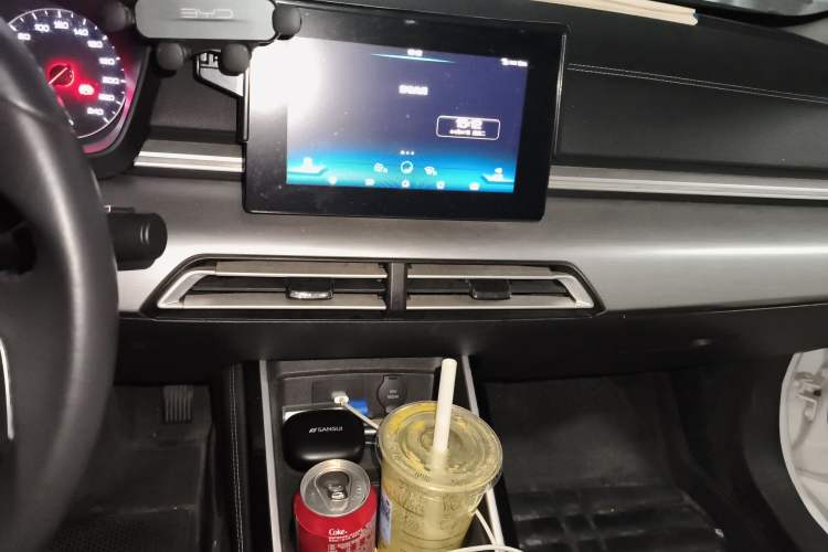 Used BYD Qin New Energy 2019 High-Range Luxury Model Audio And AC Panel