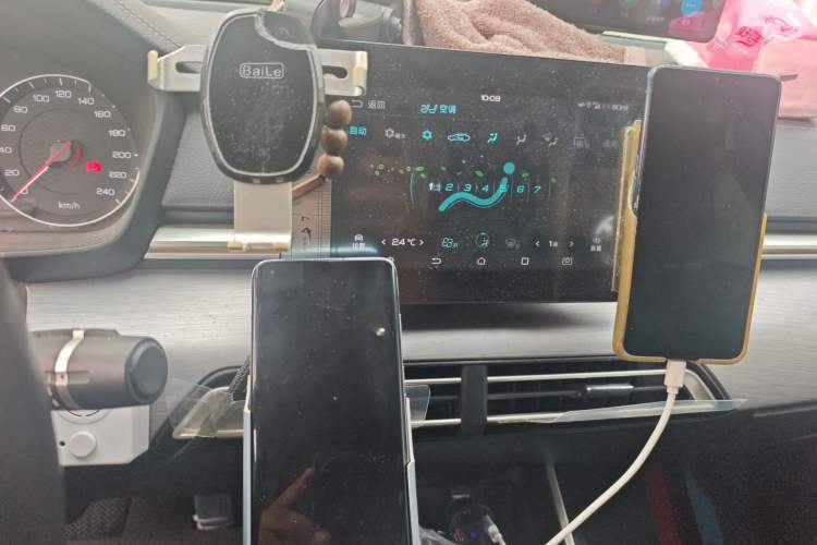 Used BYD Qin New Energy 2019 High-Range Luxury Model Audio And AC Panel