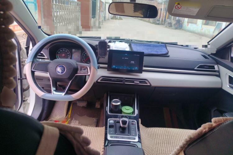 Used BYD Qin New Energy 2019 Standard Edition for Travel Center Console
