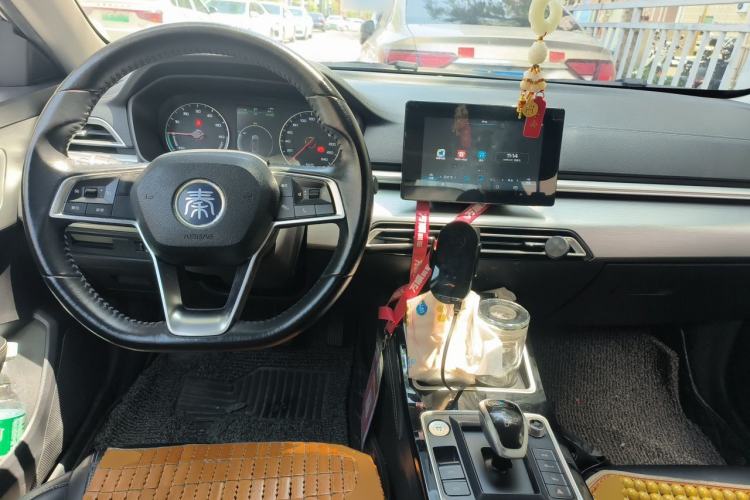 Used BYD Qin New Energy 2019 Travel Edition Center Console
