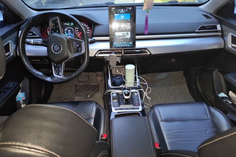 Used BYD Qin New Energy 2019 High-Range Deluxe Model Center Console