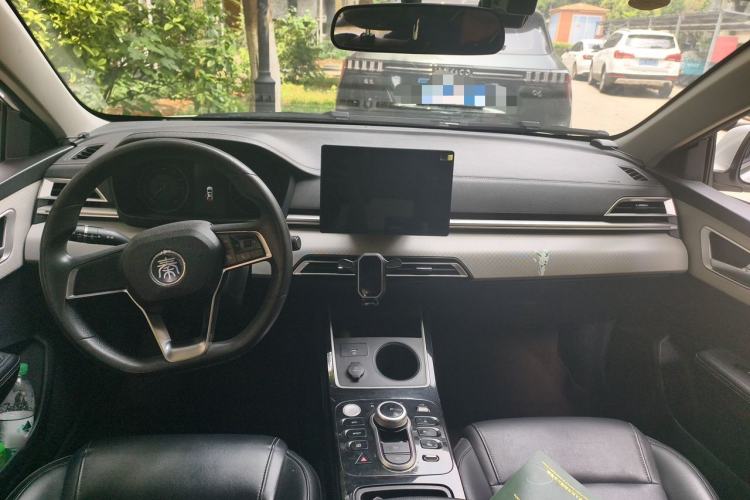 Used BYD Qin New Energy 2019 Standard Edition for Travel Center Console