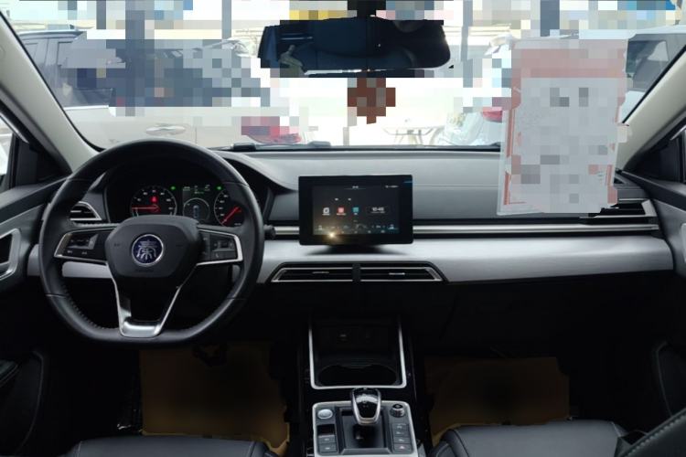 Used BYD Qin New Energy 2019 High-Range Luxury Model Center Console
