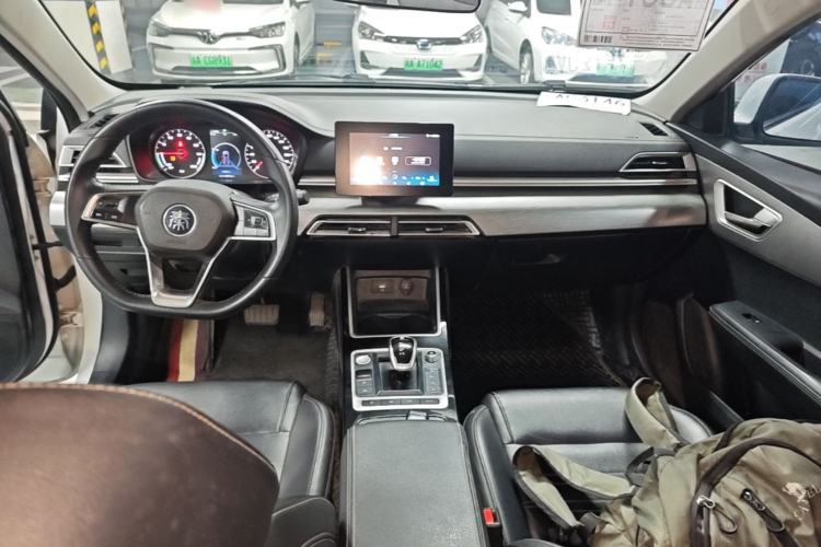Used BYD Qin New Energy 2019 High-Range Luxury Model Center Console
