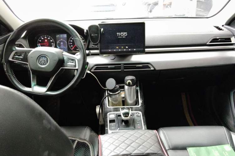 Used BYD Qin New Energy 2019 High-Range Deluxe Model Center Console