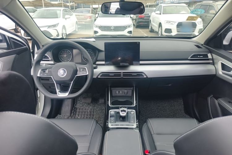 Used BYD Qin New Energy 2019 High-Range Deluxe Model Center Console