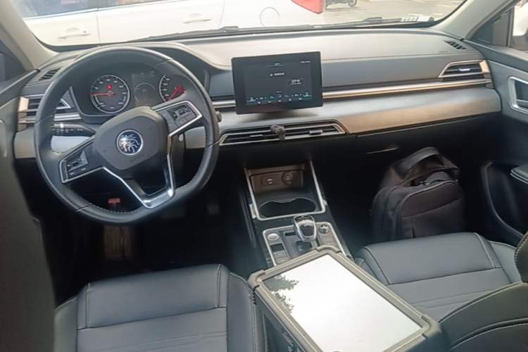 Used BYD Qin New Energy 2019 High-Range Luxury Model Center Console