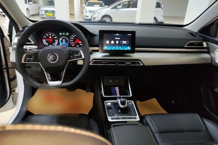 Used BYD Qin New Energy 2019 High-Range Luxury Model Center Console