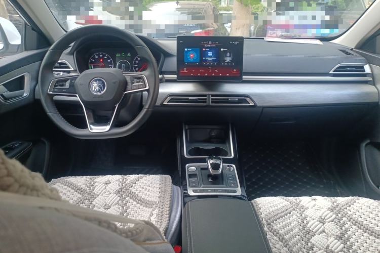 Used BYD Qin New Energy 2019 High-Range Deluxe Model Center Console