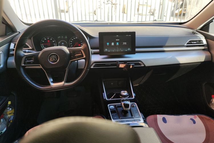 Used BYD Qin New Energy 2019 High-Range Luxury Model Center Console