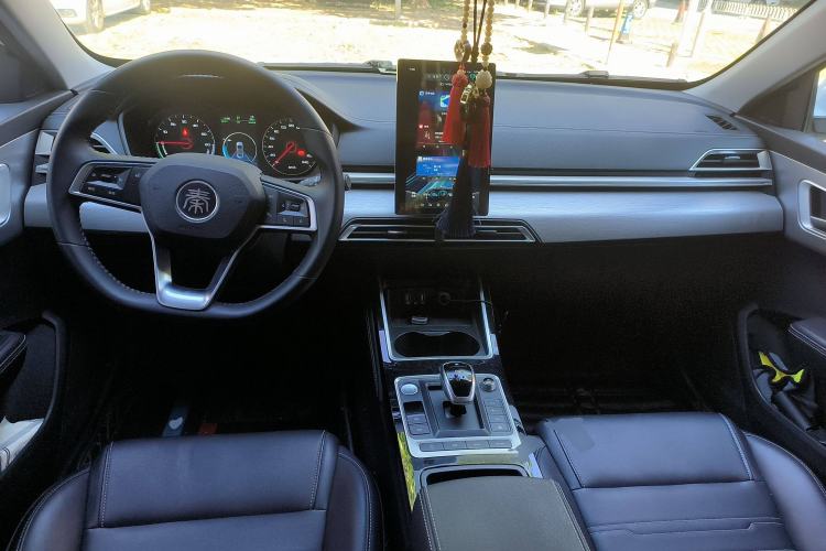 Used BYD Qin New Energy 2019 High-Range Deluxe Model Center Console