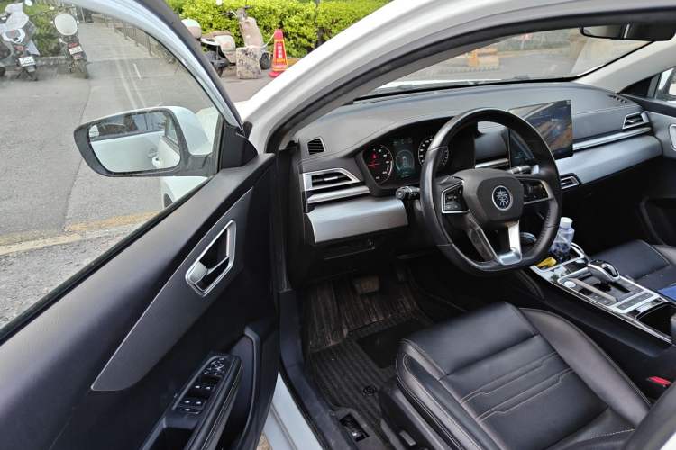 Used BYD Qin New Energy 2019 High-Range Deluxe Model Driver Seat
