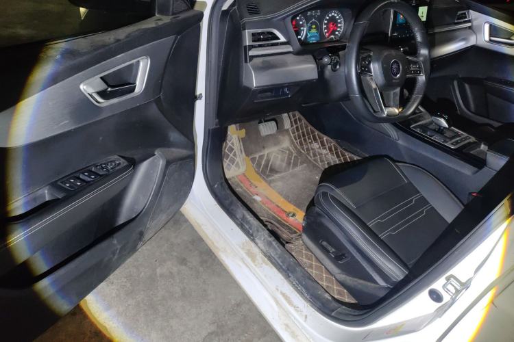 Used BYD Qin New Energy 2019 High-Range Deluxe Model Driver Seat