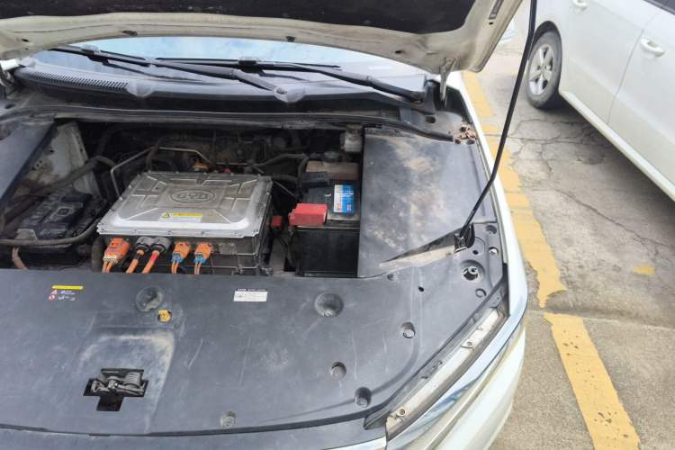 Used BYD Qin New Energy 2019 High-Range Luxury Model Engine Bay Left