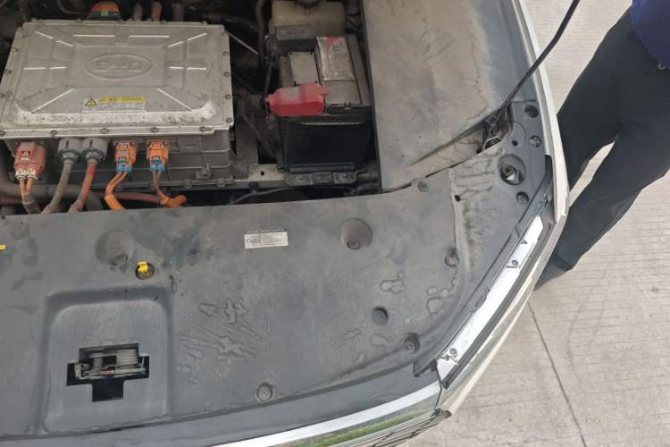 Used BYD Qin New Energy 2019 High-Range Luxury Model Engine Bay Left