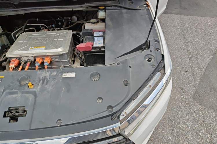 Used BYD Qin New Energy 2019 High-Range Luxury Model Engine Bay Left