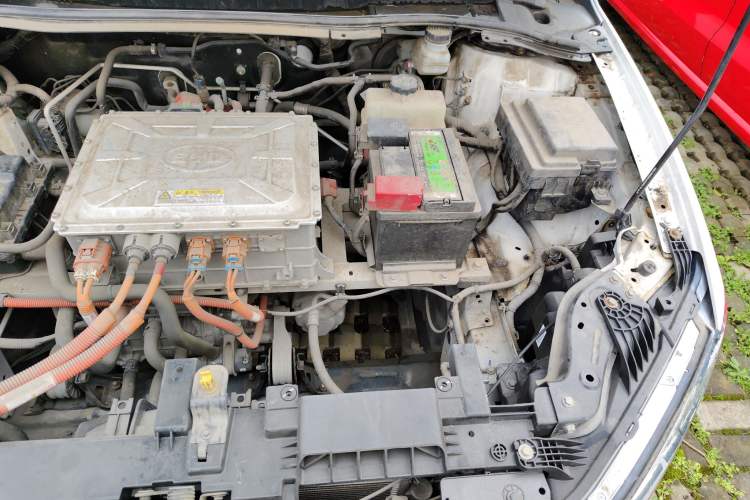 Used BYD Qin New Energy 2019 High-Range Luxury Model Engine Bay Left