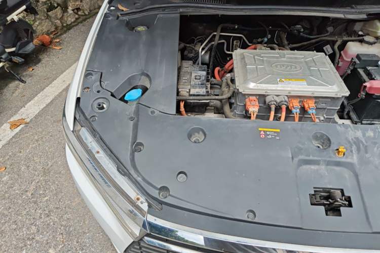 Used BYD Qin New Energy 2019 High-Range Luxury Model Engine Bay Right