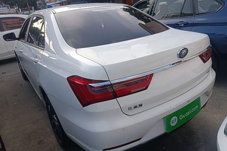 Used BYD Qin New Energy 2019 High-Range Luxury Model Exterior 2