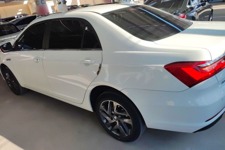 Used BYD Qin New Energy 2019 High-Range Luxury Model Exterior 3