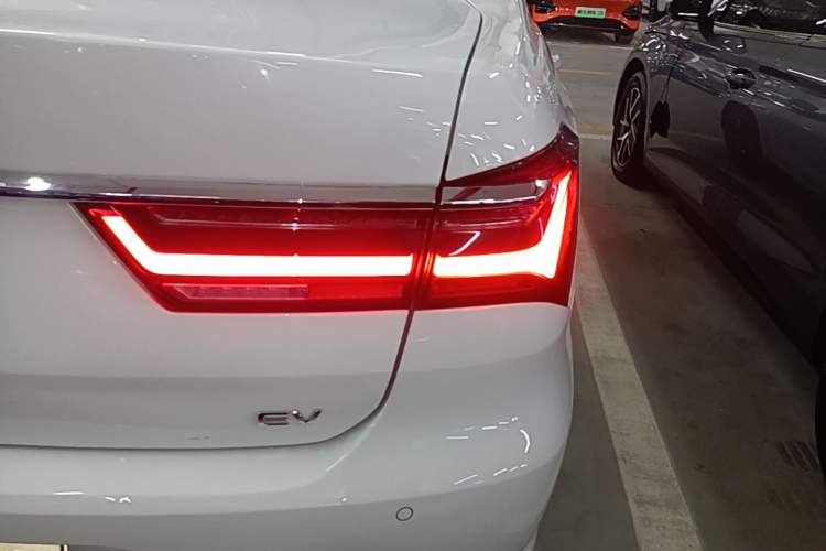 Used BYD Qin New Energy 2019 High-Range Luxury Model Exterior 3