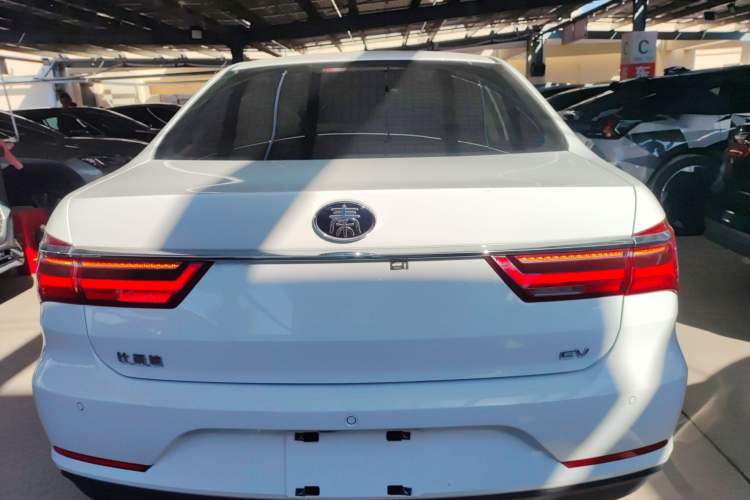 Used BYD Qin New Energy 2019 High-Range Luxury Model Exterior 4