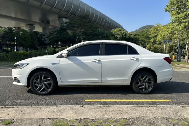 Used BYD Qin New Energy 2019 High-Range Luxury Model Exterior 4