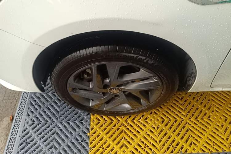 Used BYD Qin New Energy 2019 High-Range Deluxe Model Exterior 4