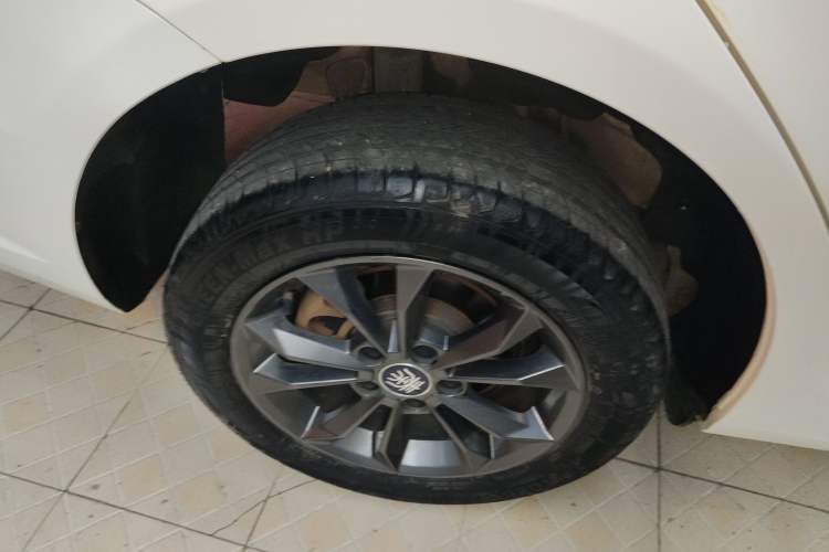 Used BYD Qin New Energy 2019 Travel Edition Exterior 4