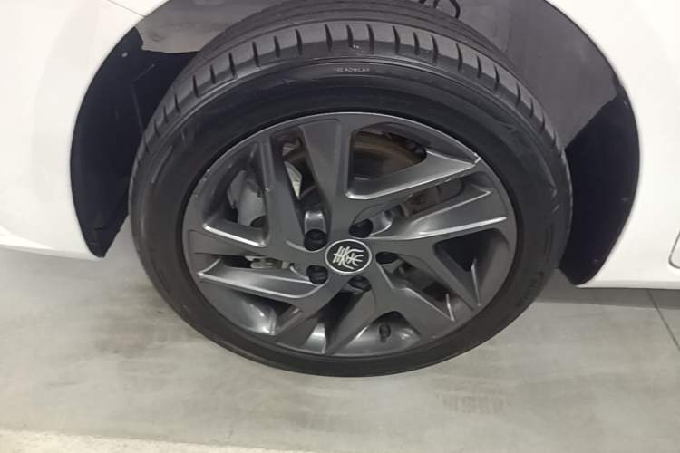 Used BYD Qin New Energy 2019 High-Range Luxury Model Exterior 4