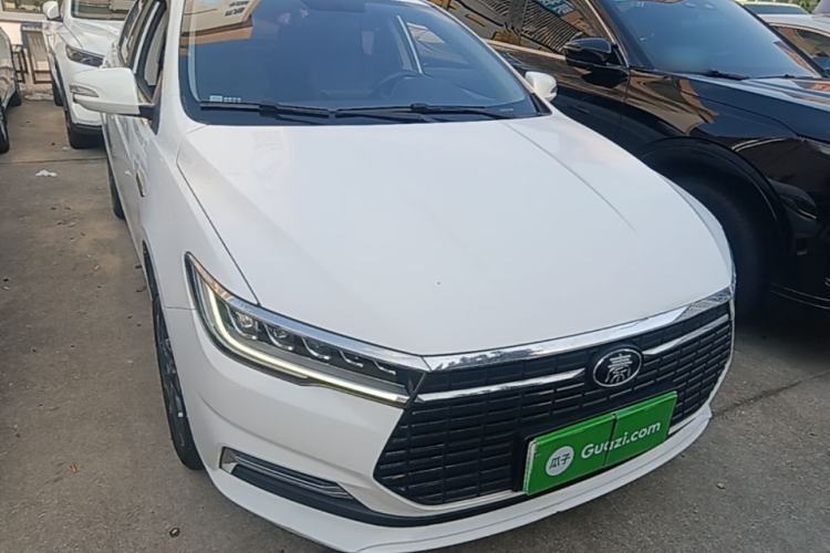 Used BYD Qin New Energy 2019 High-Range Luxury Model Front