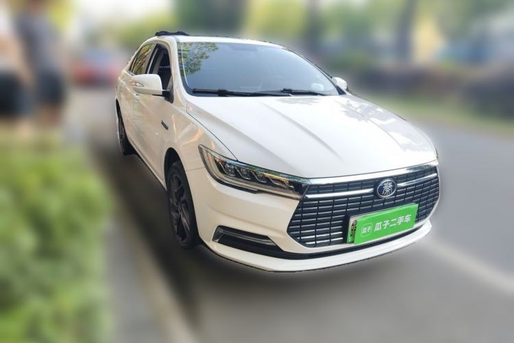 Used BYD Qin New Energy 2019 High-Range Luxury Model Front Right 45 Deg