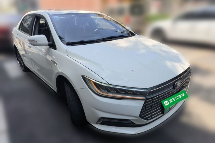 Used BYD Qin New Energy 2019 Travel Edition Front Right 45 Deg