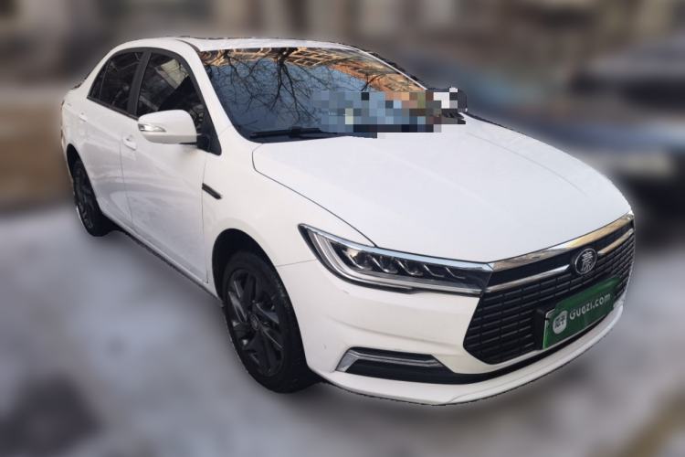 Used BYD Qin New Energy 2019 High-Range Deluxe Model Front Right 45 Deg