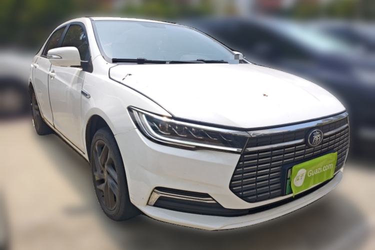 Used BYD Qin New Energy 2019 High-Range Deluxe Model Front Right 45 Deg