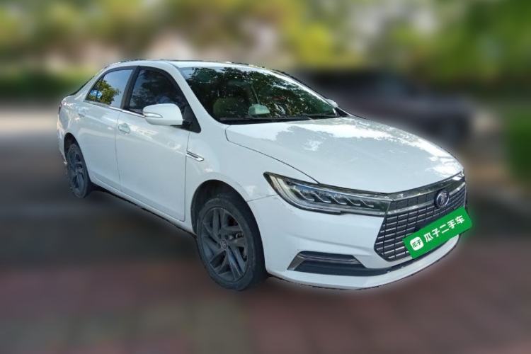 Used BYD Qin New Energy 2019 High-Range Luxury Model Front Right 45 Deg