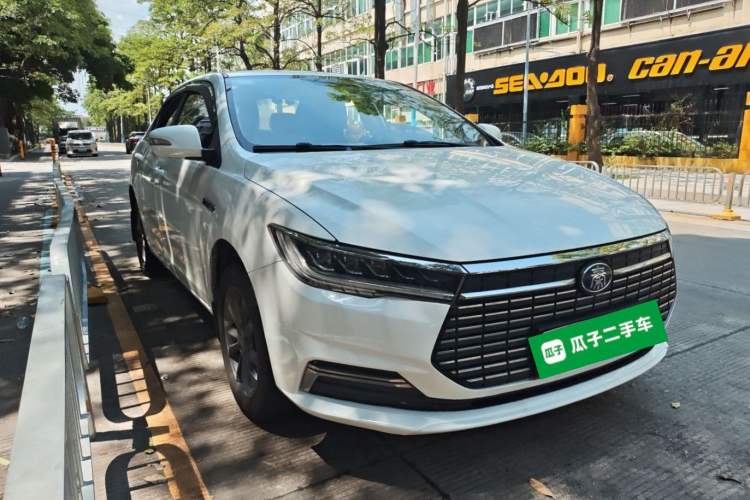 Used BYD Qin New Energy 2019 Travel Edition Front Right 45 Deg