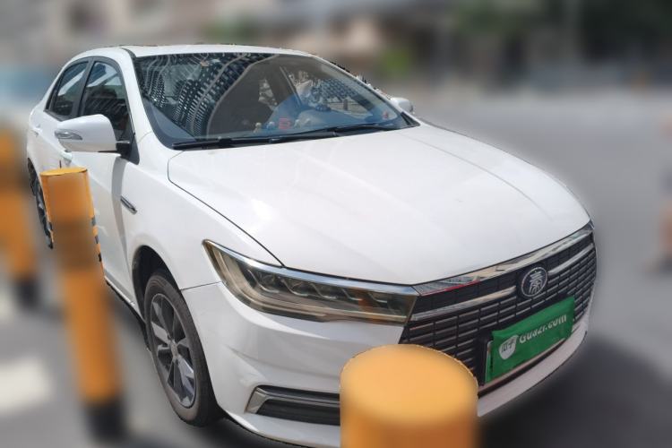 Used BYD Qin New Energy 2019 Travel Edition Front Right 45 Deg