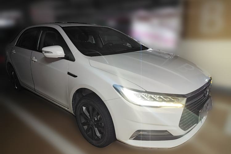 Used BYD Qin New Energy 2019 Travel Edition Front Right 45 Deg