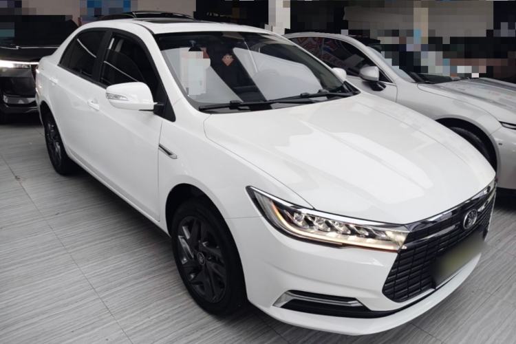 Used BYD Qin New Energy 2019 High-Range Luxury Model Front Right 45 Deg
