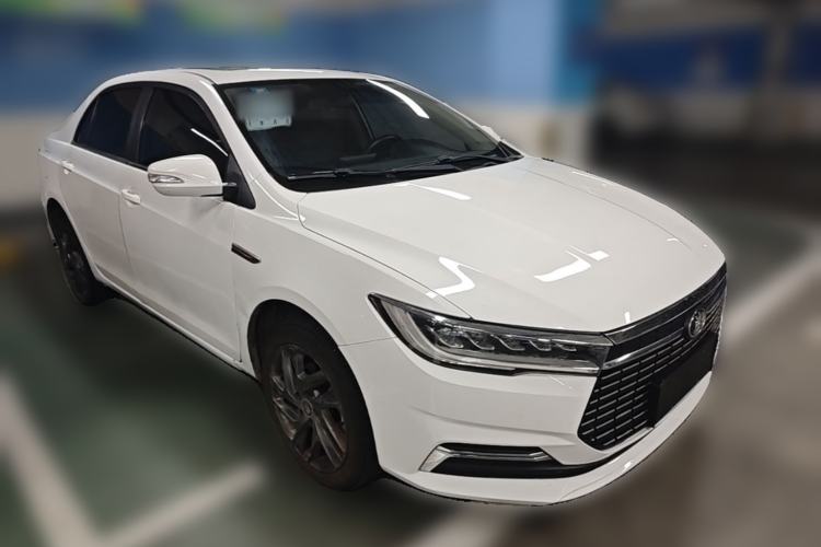 Used BYD Qin New Energy 2019 High-Range Luxury Model Front Right 45 Deg