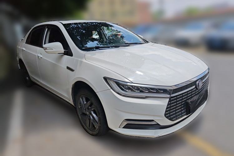 Used BYD Qin New Energy 2019 High-Range Luxury Model Front Right 45 Deg