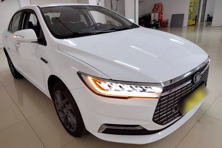 Used BYD Qin New Energy 2019 High-Range Luxury Model Front Right 45 Deg