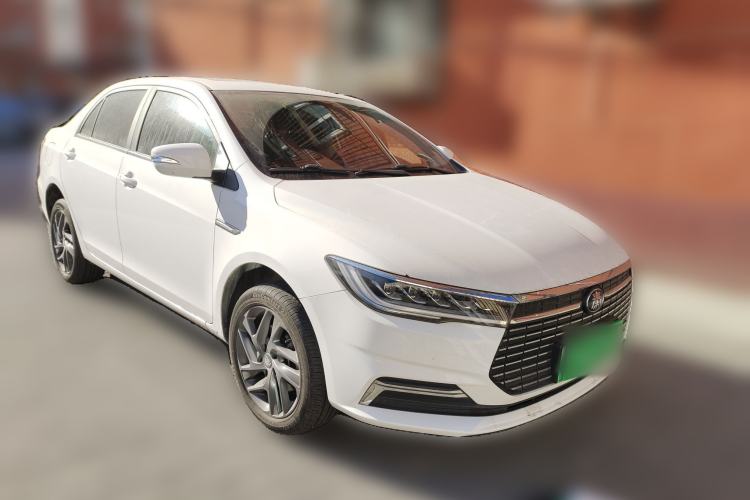 Used BYD Qin New Energy 2019 High-Range Luxury Model Front Right 45 Deg