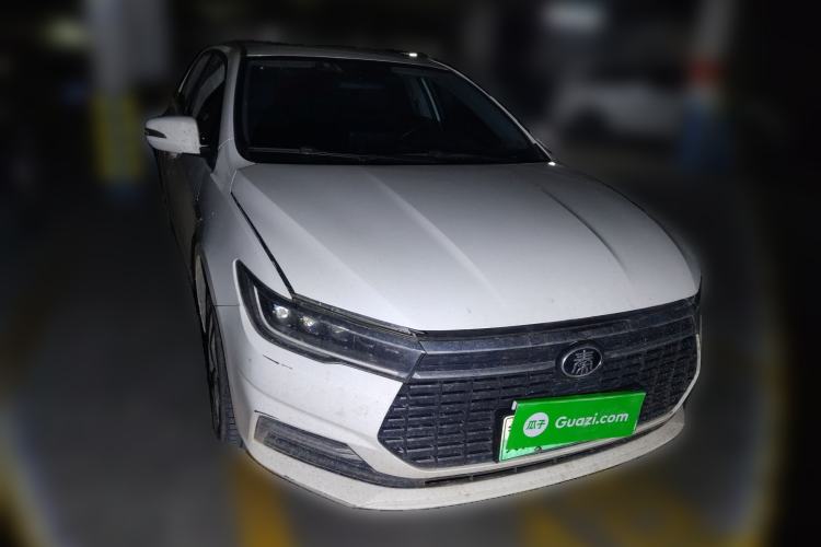 Used BYD Qin New Energy 2019 High-Range Deluxe Model Front Right 45 Deg