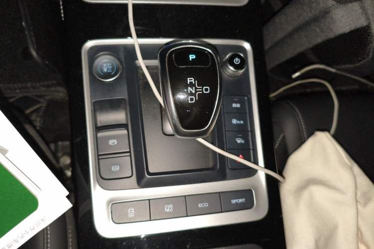 Used BYD Qin New Energy 2019 High-Range Luxury Model Gear Lever