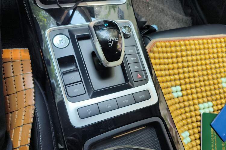 Used BYD Qin New Energy 2019 Travel Edition Gear Lever