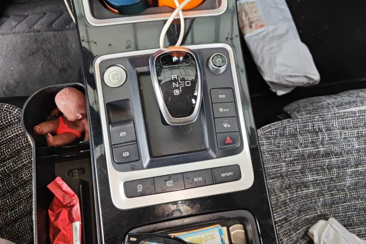 Used BYD Qin New Energy 2019 High-Range Deluxe Model Gear Lever